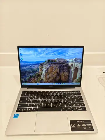 Acer Aspire Laptop TRA 13th Gen 512gb SSD