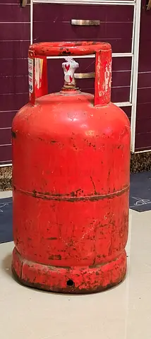 Used Red LPG Gas Cylinder - 12kg (Well-used) "fully*