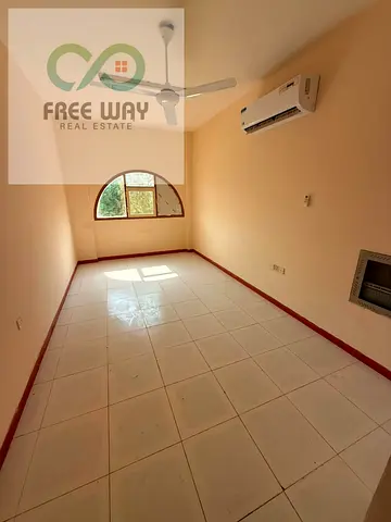 ✨ **شقة غرفتين وصالة بمساحة كبيرة** ✨ للايجار السنوي الروضه 3