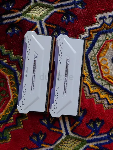 2 piece Pair of Corsair Vengeance DDR4 16GB (white) RAM sticks