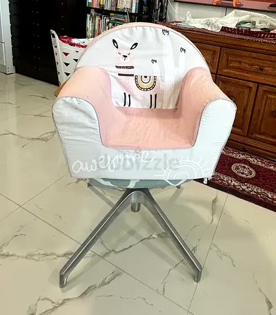 Delsit Kids Arm Chair - kids single seat sofa Pink 'Awesome Lama' (barely used)