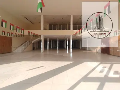 شوروم للإيجار السنوي | 11,100 قدم | كهرباء 50 كيلو