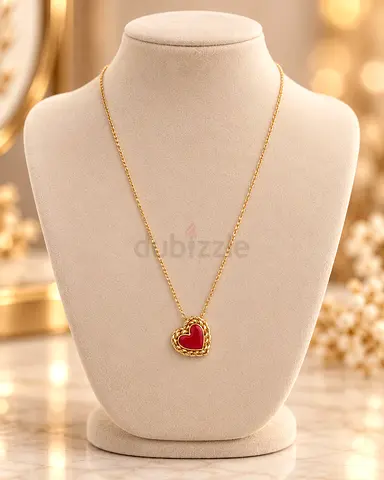 Gold 18k chain necklace with red heart pendant — gently used