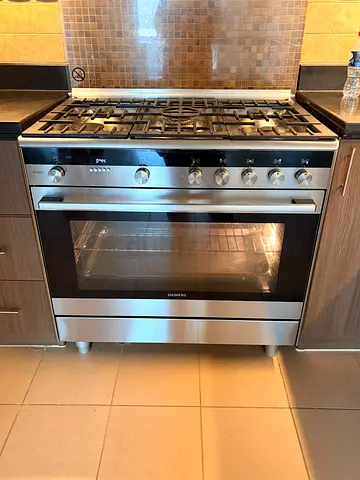 Siemens iq700 last model cooker top gas oven electric range digital with fan 90/60 cm