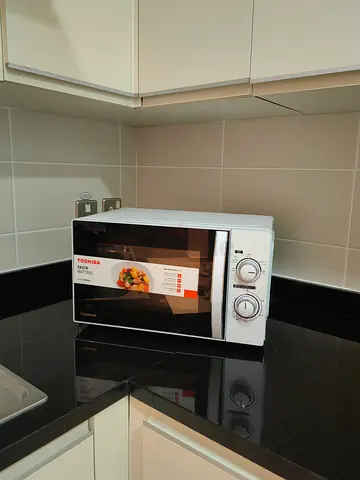Toshiba Countertop Microwave - Clean, Fully Working
