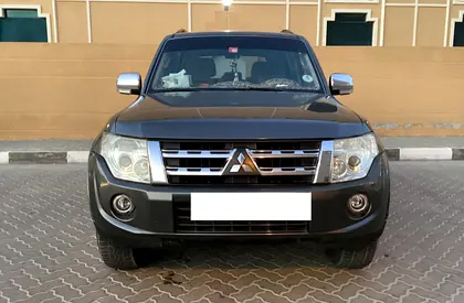2012 Mitsubishi Pajero GLS GCC Specs in perfect condition