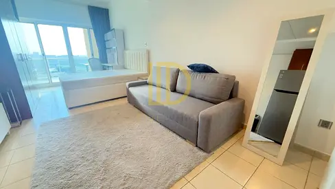 Furnished | Low Floor | Close to Metro | Vacant