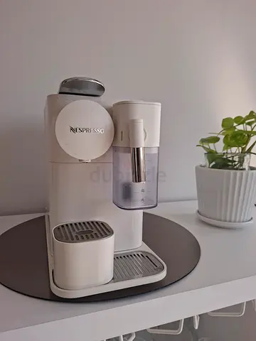 Delonghi /Nespresso Coffee Machine - Compact Capsule Brewer (White)
