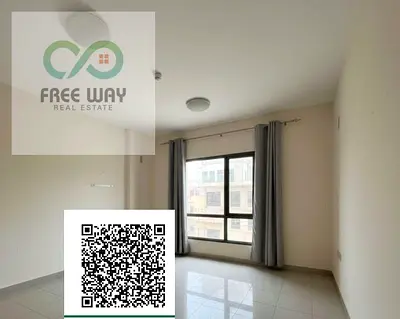 📐 Area: 1550 sq ft 🛏️ 2 bedrooms and a living room 🚿 3 bathrooms, kitchen, and balcony with parking