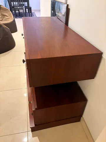 Dresser - Solid wood bedside table / nightstand with drawers and mirror - good condition