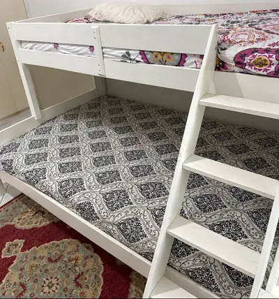 White wooden bunk bed with ladder - from Jysk, rarely used in perfect condition