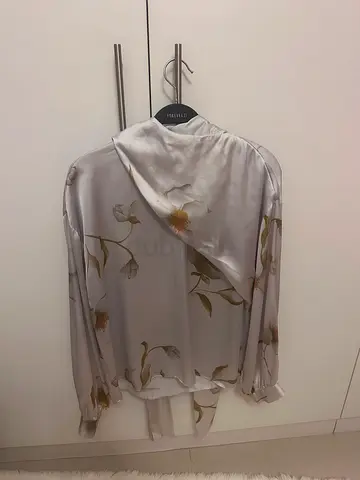 Zara, Light grey satin floral women's blouse, size unknown, gently used