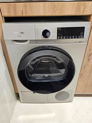 Siemens iQ300 9kg heat pump tumble dryer