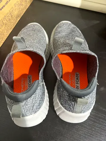 Grey slip-on knit sneakers, lightweight casual shoes - size unknown