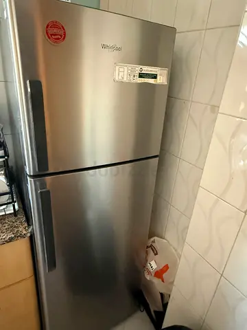 Whirlpool top-freezer refrigerator - good condition