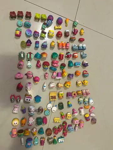 Large collection of assorted small collectible toys/figures - over 120 pieces