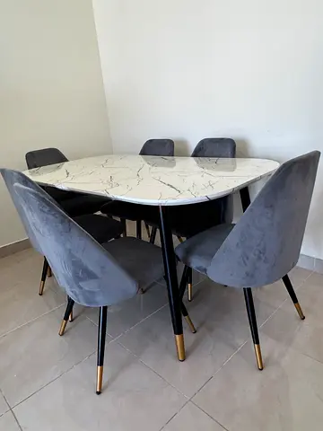Modern RoyalOak Dining Set – 6 Chairs – Good Condition