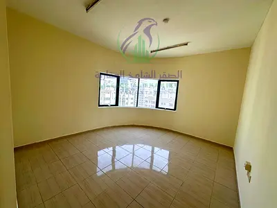 شقة غرفتين وصالة في القاسمية – الند، الشارقة، مع حمامين وبلكونة، وشهر مجاني، وخطة دفع مريحة على 6 دفعات.