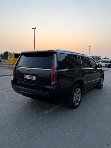 2018 Cadillac ESCALADE photo 5
