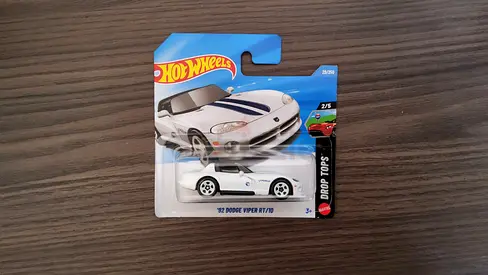 Hot Wheels '02 Dodge Viper RT/10 - White, Brand New in Card