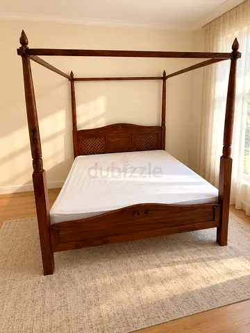 Marina Home Solid wood 4 poster bed
