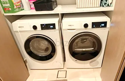 Free Delivery- SIEMENS 9KG Washer 9KG 💯 Dryer Separate Set Latest Model With Digital Clock 60x60 cm