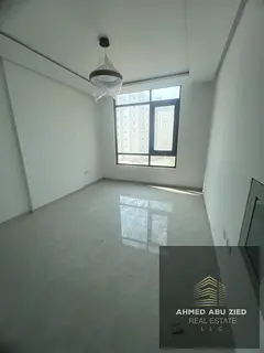 Master bedroom, spacious living area, sea view, central air conditioning, open-plan kitchen, 2 bathr