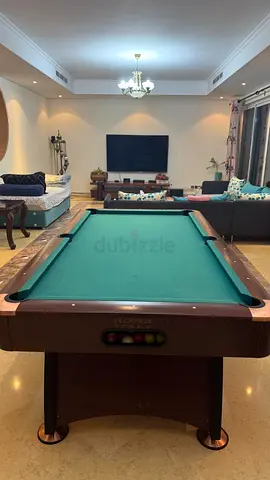 7-Foot Pool Table for Sale – Includes Accessories