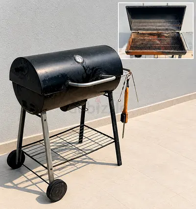 Charcoal BBQ Grill with Wheels