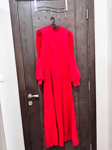 Red long-sleeve modest maxi dress - Medium size in perfect condition