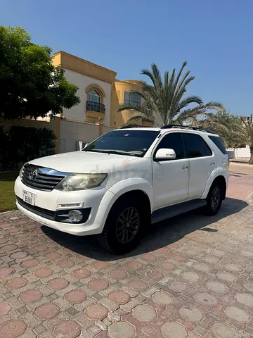 Toyota Fortuner 2015 model GXR V6 100% original paint single owner