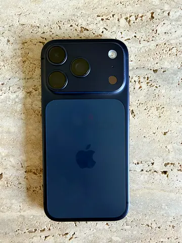 iPhone 17 Pro Deep Blue 1TB Great Condition