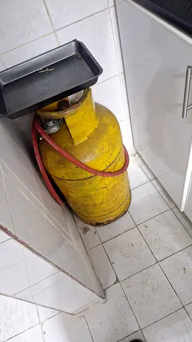 Used LPG Sharjah Gas Cylinder with Hose - 1 Piece
