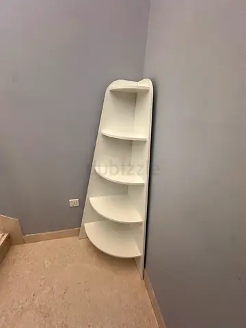 White corner shelving unit with rounded shelves — good condition, ikea
