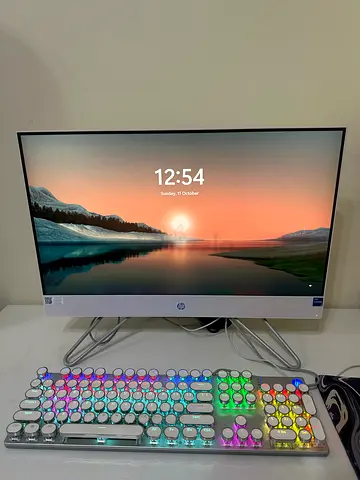 HP 24-inch desktop with RGB Mechanical Keyboard - excellent Condition