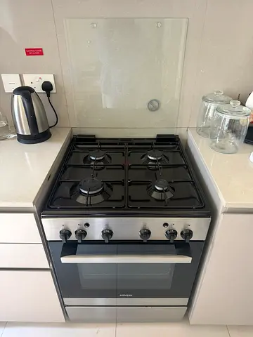 Gas cooker with oven - stainless steel, 4 burners