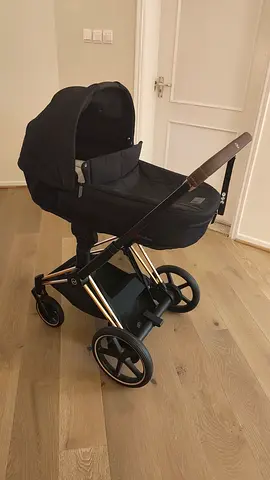 CYBEX - e-Priam Platinum. Battery-powered luxury pram stroller with bassinet (good condition)