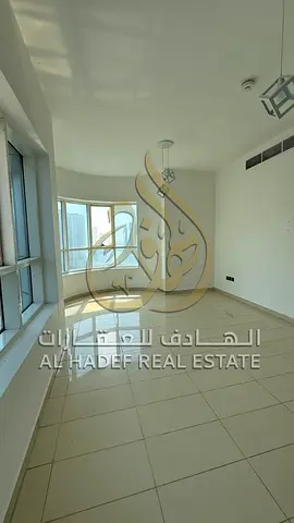 فرصة مميزة للإيجار السنوي في الشارقة – القصباء | غرفتين وصالة بإطلالة بحرية كاملة! 🏡🌊 ✨ استمتع بالفخامة والراحة مع إطلالة بحرية ساحرة في واحدة من أج