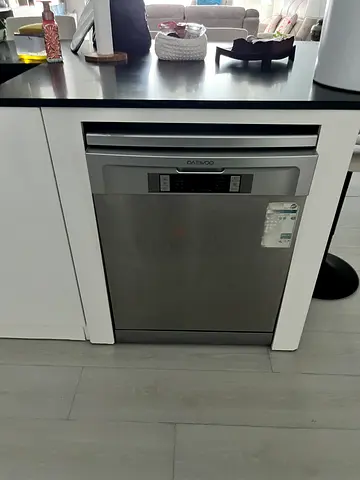 Built-in stainless steel dishwasher - good condition