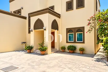 Big Plot | Internal Location | Available 1st Nov