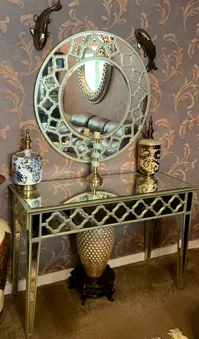 Mirrored Console Table with Decorative Round Mirror - Excellent Condition