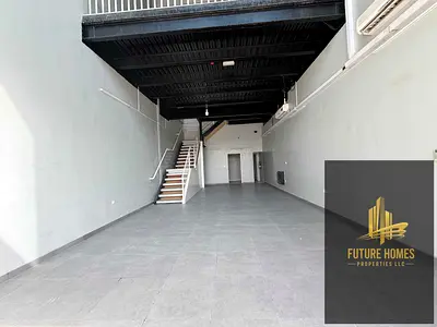 warehouse 1600 SQFT warehouse /Good location with free parking area