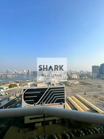 لبيع غرفة وصالة في أبراج الأورينت C – إطلالة خور وحديقة | الإجمالي 412,000 درهم