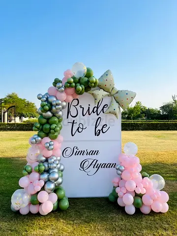 Balloons decorations services Available