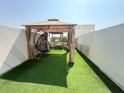 Exceptional Studio Apartment with Terrace Balcony (590 sqft)
