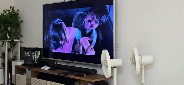 Nikai Tv with vizio surrounding speakers