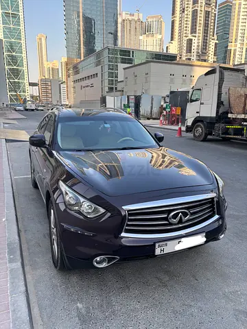 Infiniti QX70 3.7L V6 Luxury | GCC Specs | 2016 | AED 31,000 | 175,000 km | Full Service History |