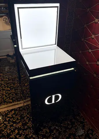 Dior makeup stand