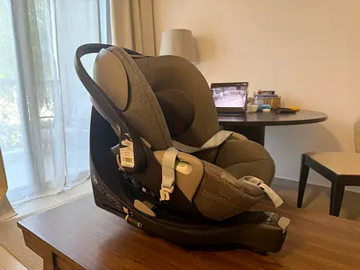 Cybex Infant Car Seat with Base - Excellent Condition