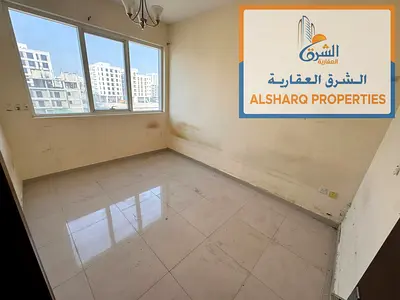 سهل المخرج للشارقه ودبي  قريبه من مركز القبائل والسوق الصيني  2 حمام  تكييف مركزي شقة مضيئة بالكامل  المالك بيعمل صيانة
